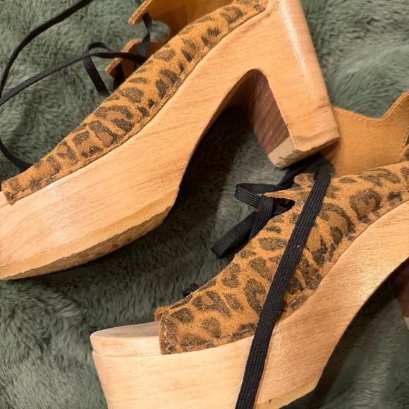 No. 6, Leopard Print Lace Up Women's Wooden Sandals, Size 38/7.5 - Picture 6 of 12